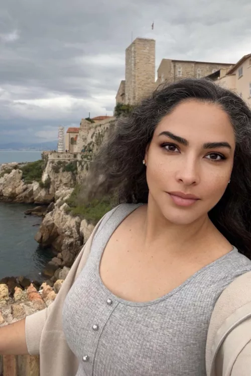 Do you think I’m classy enough for a dinner with you 