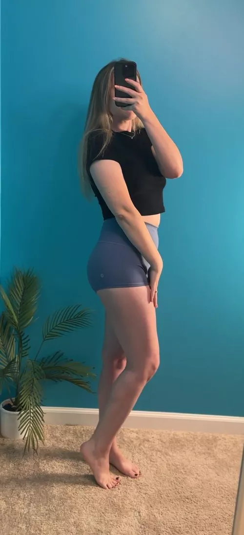 If there was a hostess of the year award, I'm sure hubbies friends would nominate me