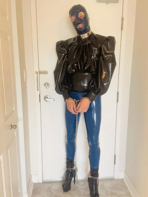 Latex and metal. A great combination 