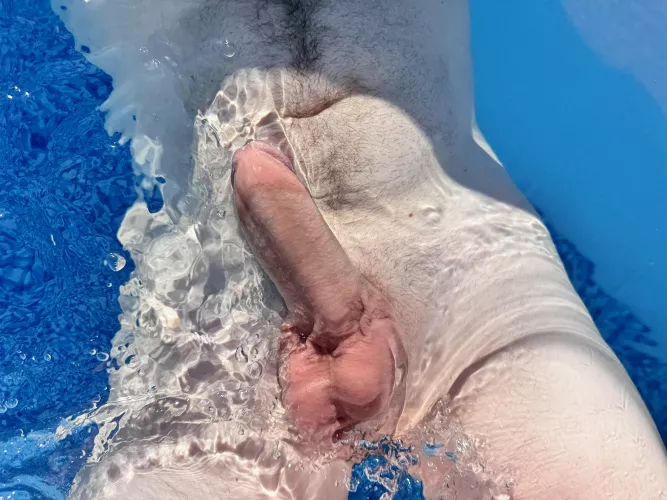 Let’s go swimming together 😝