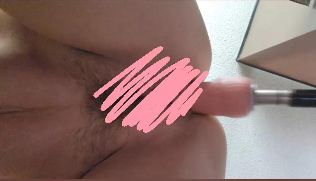 Live now w my new fuck machine ♡ sp00kywitchmom 