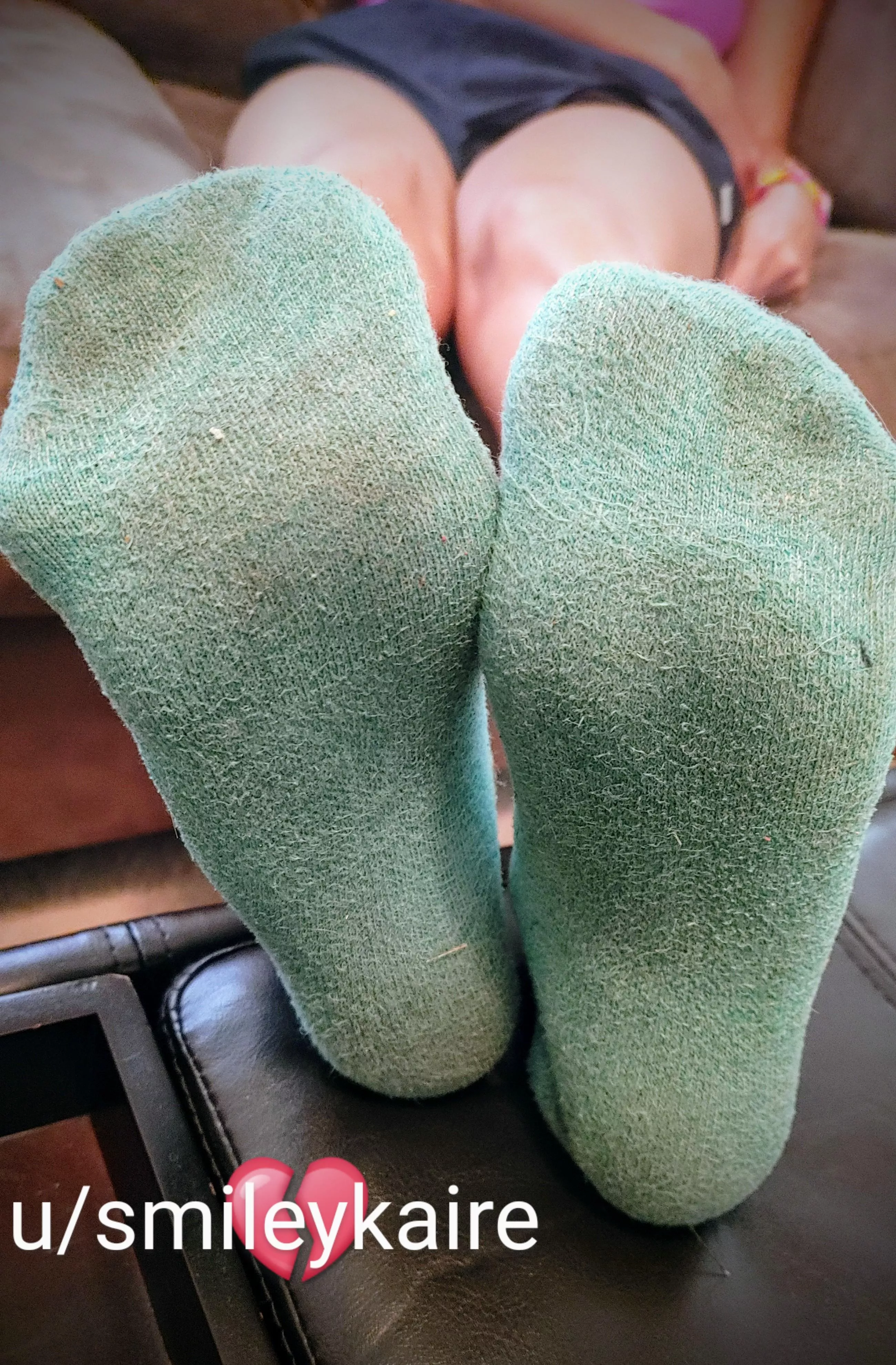 Make me happy today and tell me my [F]eet smell wonderful pleaseeee💜🤭 (oc) 