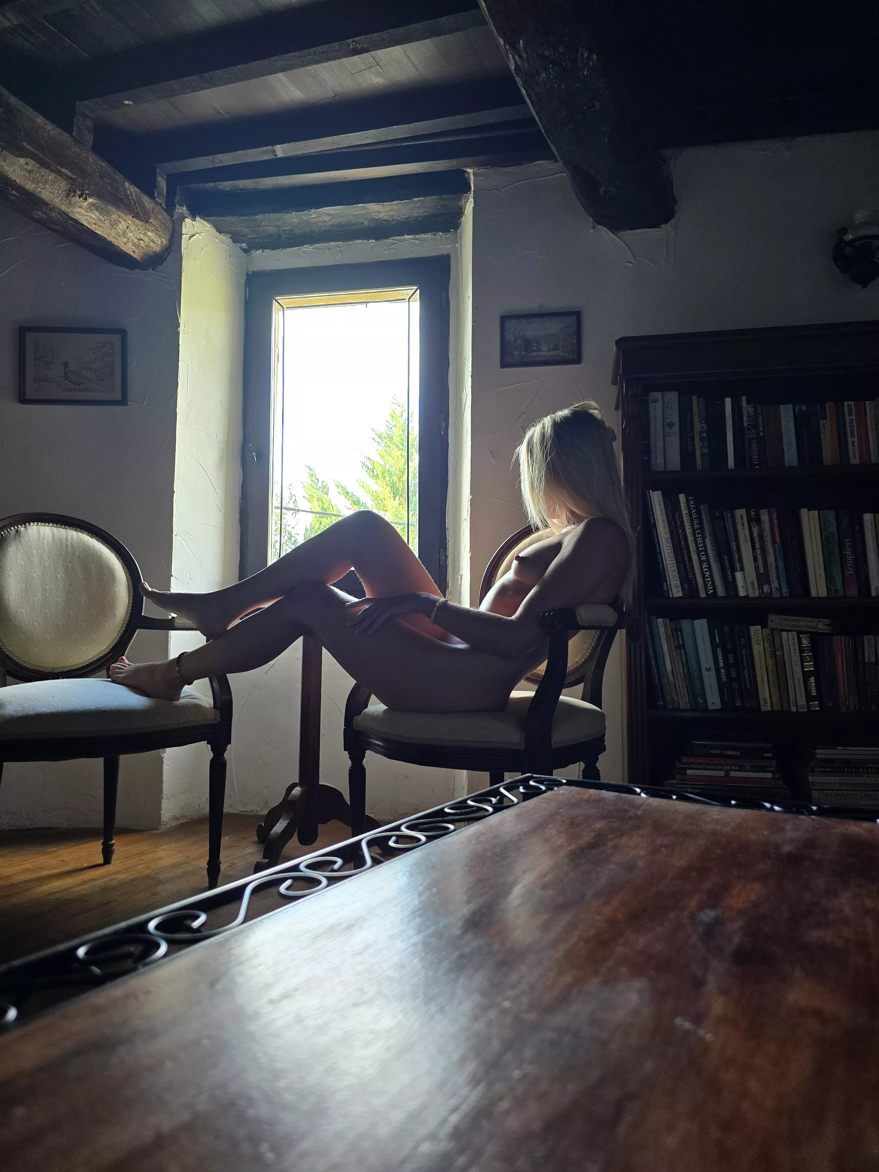 Nude in the old mansion