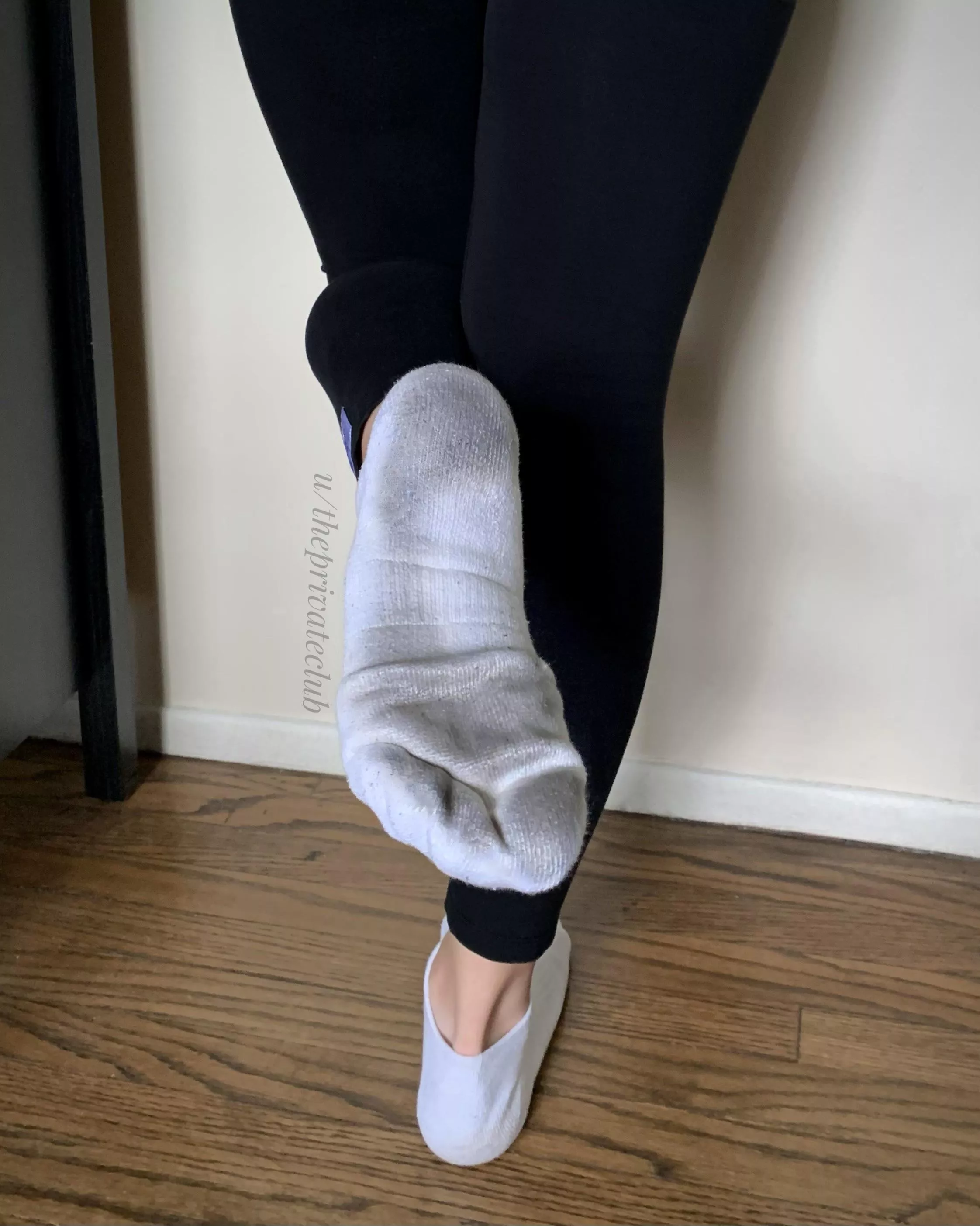 Sniff ‘em while I stretch!