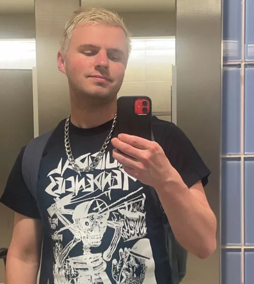 Turned 25 today! 🖤