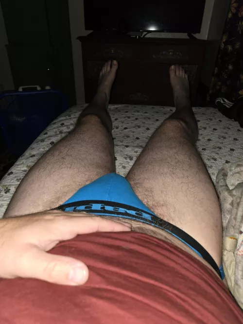Feeling pretty horny tonight and the summer heat is making it worse 