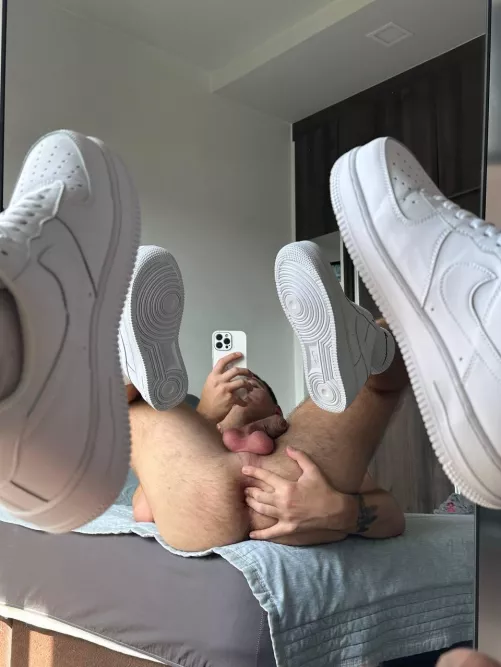 Hairy butts can be cute, right?