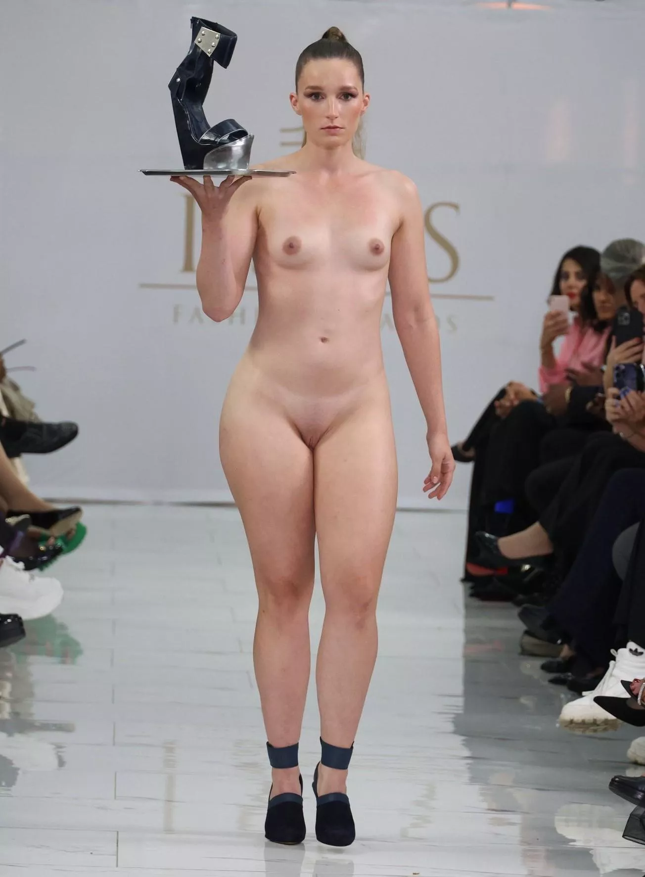 Lonneke Van der Veen - Isis fashion awards 2024