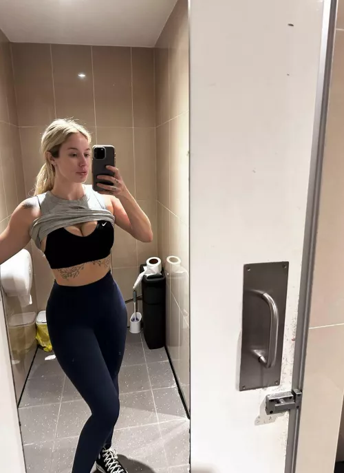 quick selfie before working out