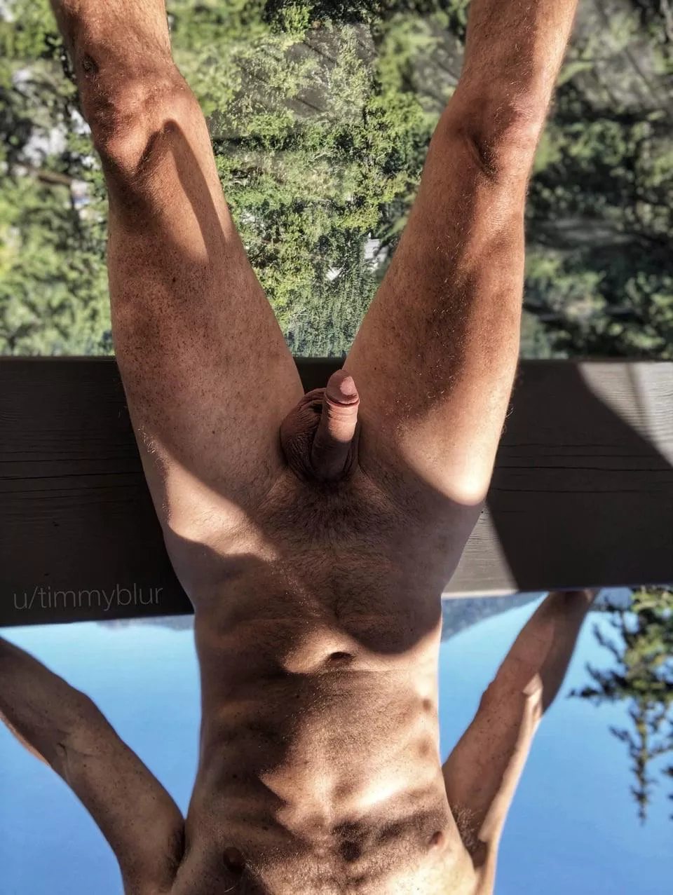 Summer, it turns me upside down. Summer summer summer, it's like a merry-go-round 🎶