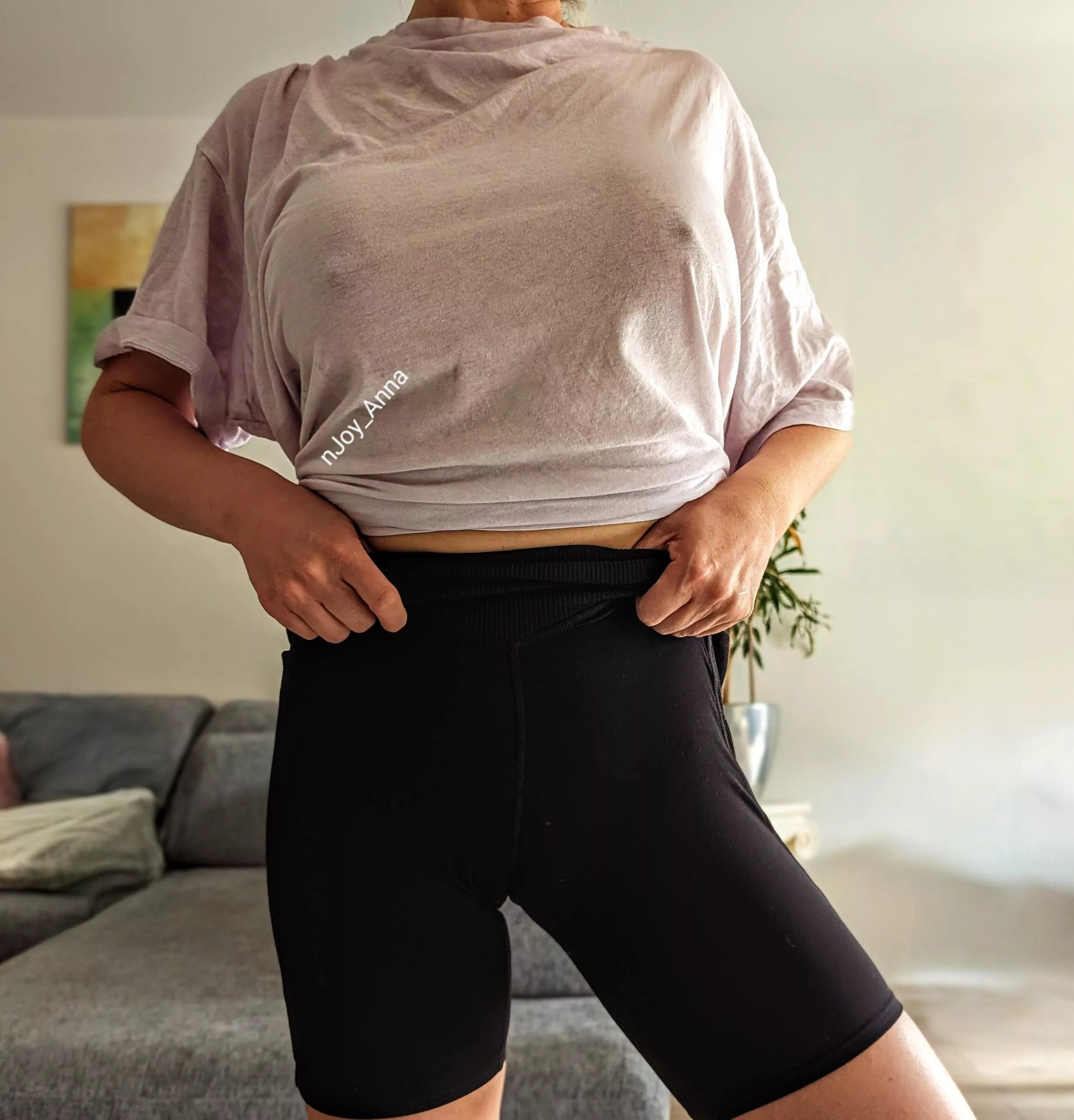 The thin material of the shirt makes it more dramatic