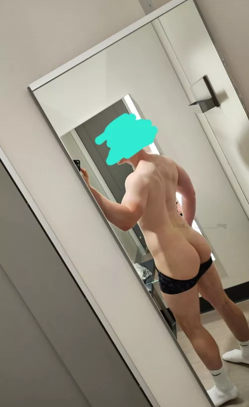 Do you all like some public 🍑?