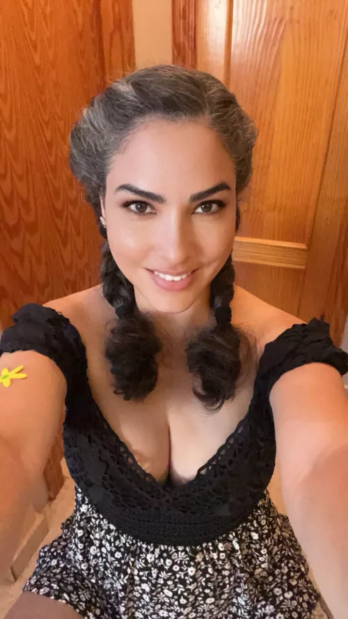 Do you like the classy but sexy look 