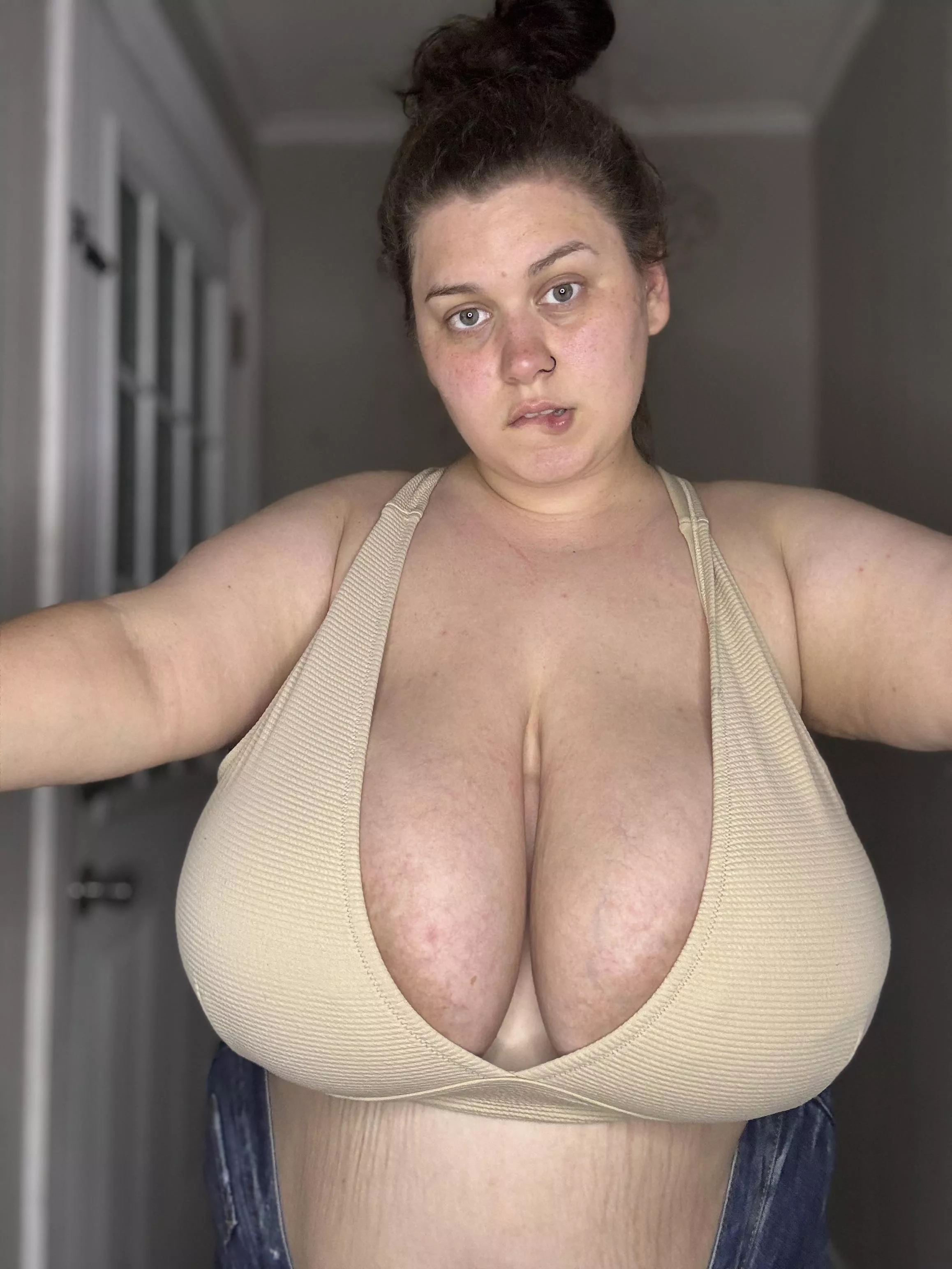 Fetish friendly milf. Offering pool content! ! No judgement zone! Come let mommy help you! [VID][PTY][RATE] [DOM] [PIC] [SNP] [OTH] [SCT][PRD]