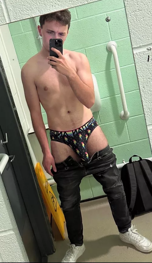 Filling out the pouch 