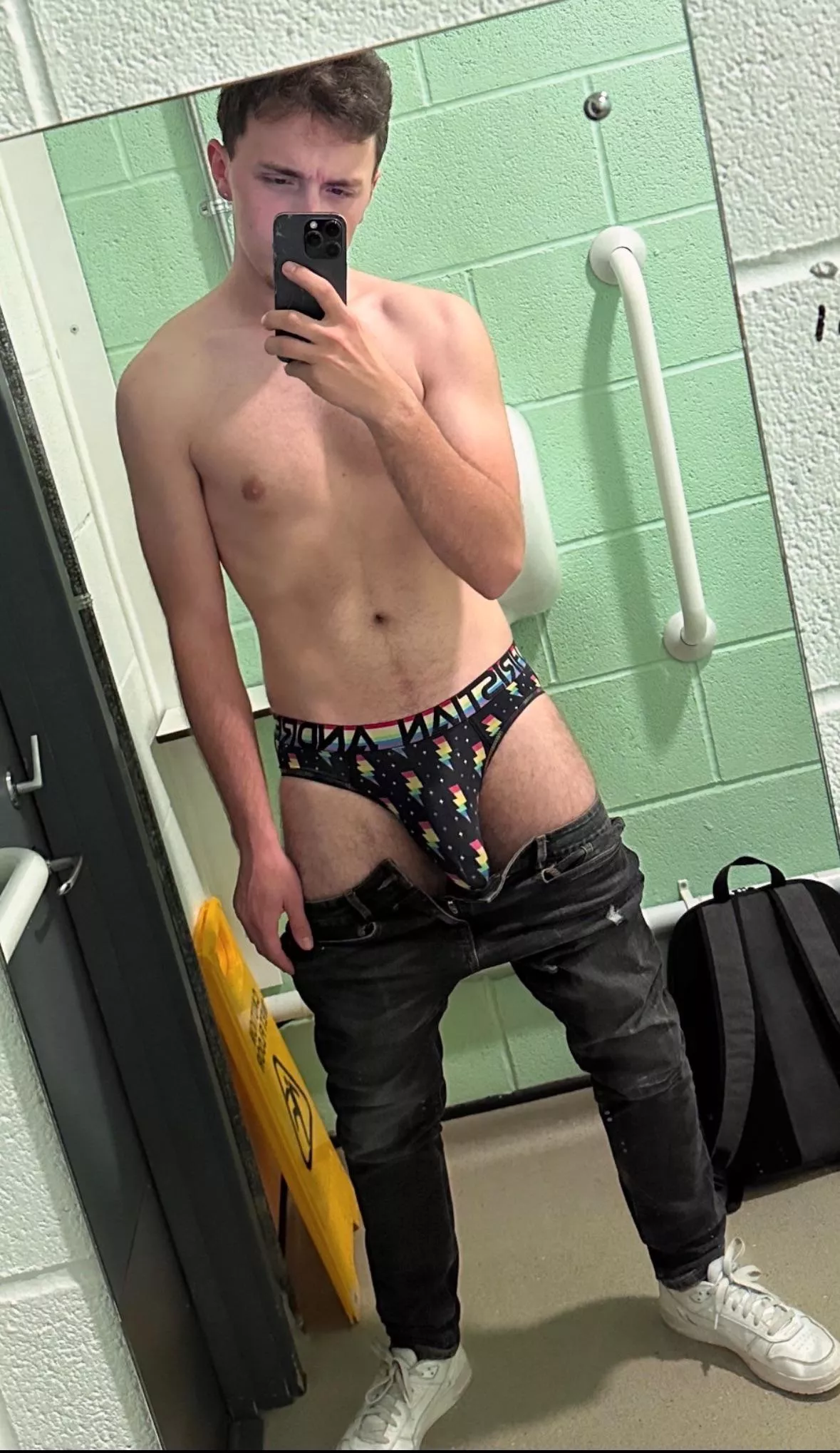 Filling out the pouch 