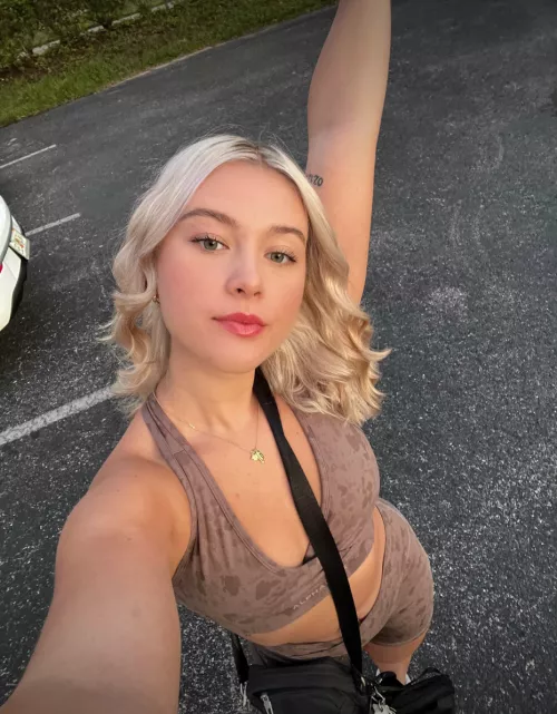 Gorgeous blonde in your area