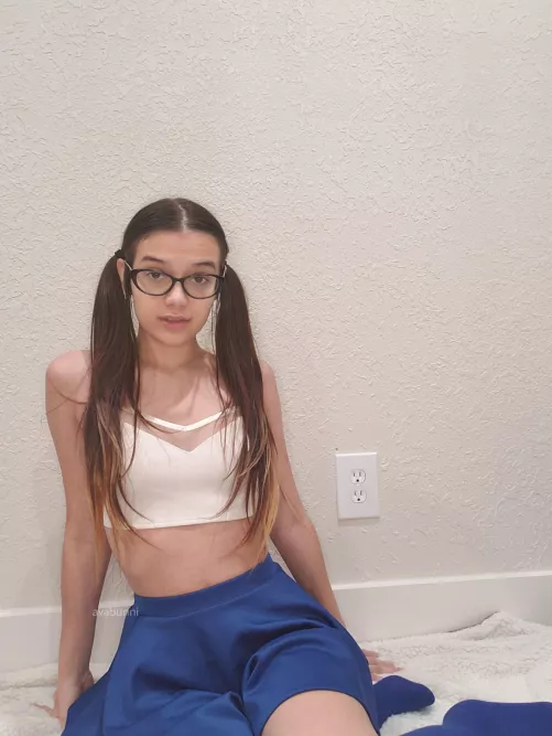 I got pigtails, glasses, a horny body