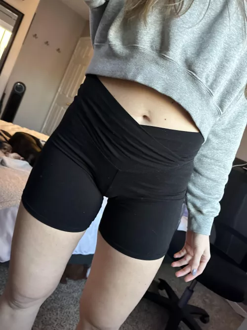 I wanna squeeze you so hard with my thighs