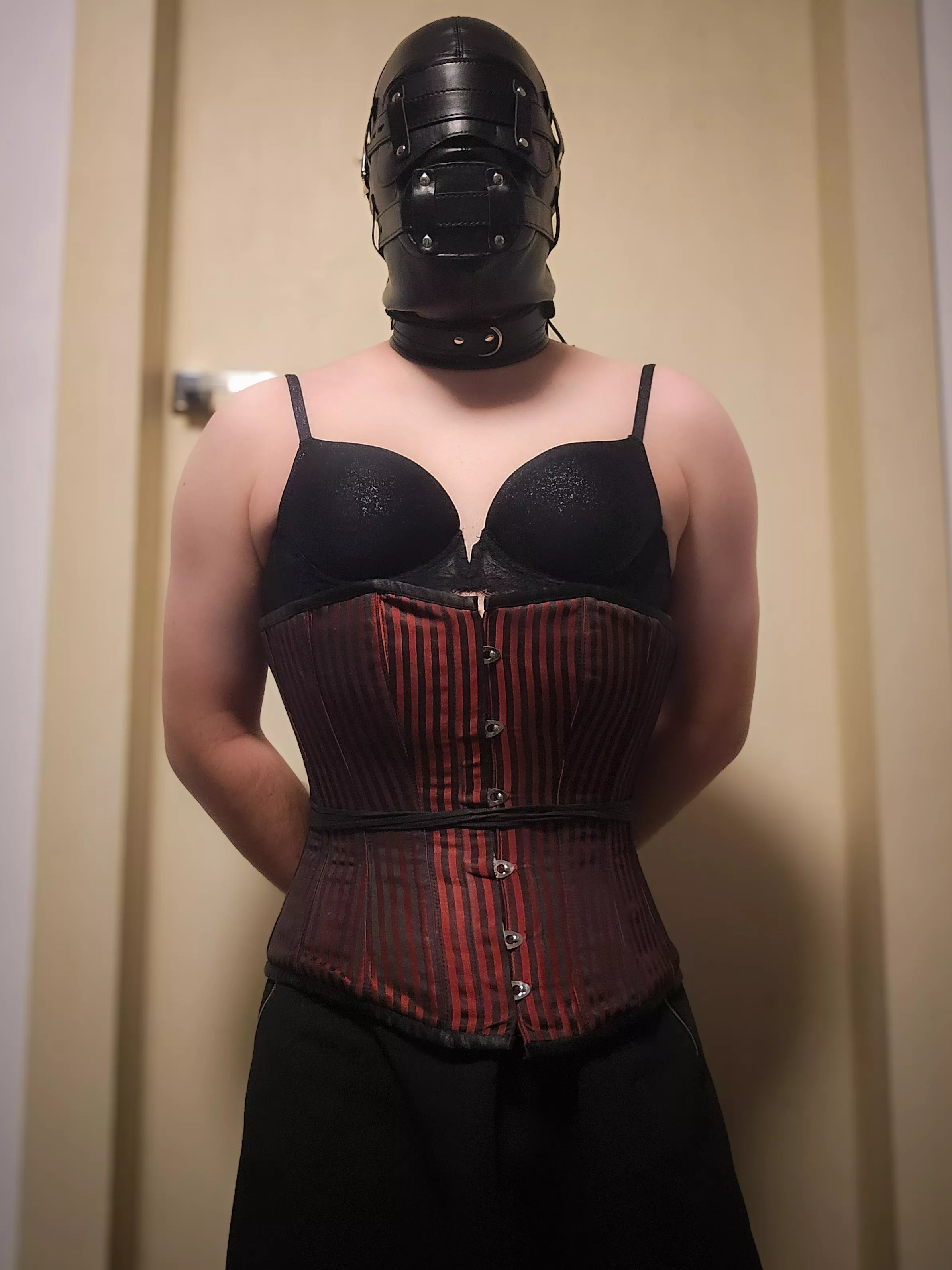 I'm locked like this 12 hours.