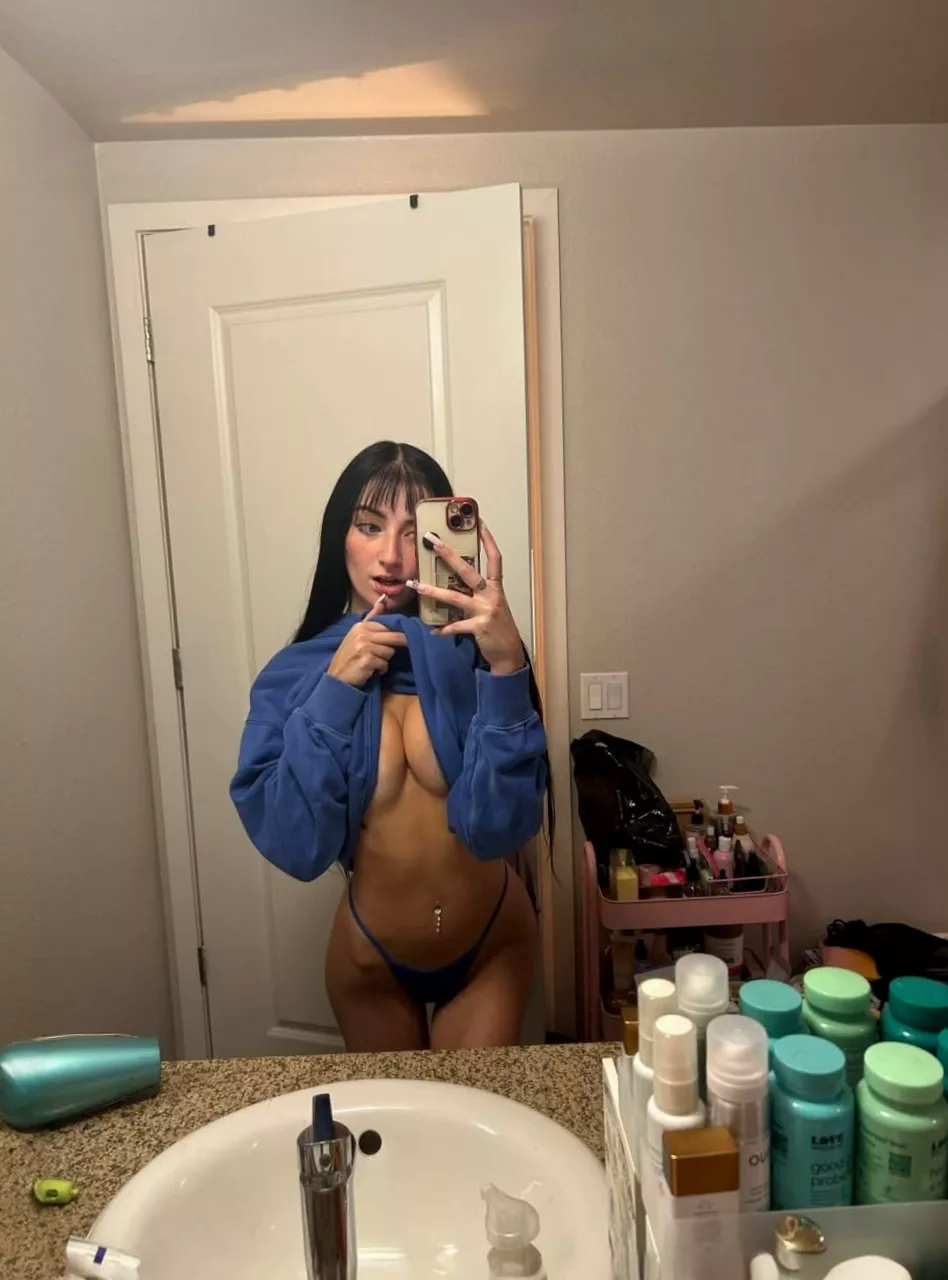 Tiny girl born in 2005, smash or nah?