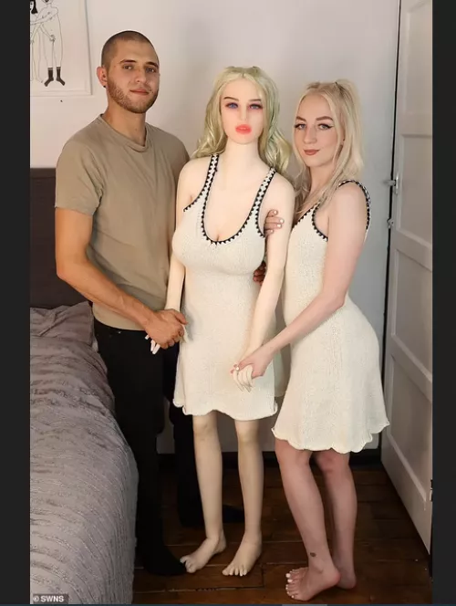 While the Goddesses are busy partying in Venus, your Head of State is hard at work making good on my promise to our Queen. I am proud to present a sneak peek at the upcoming Queen Alex doll releasing very soon.