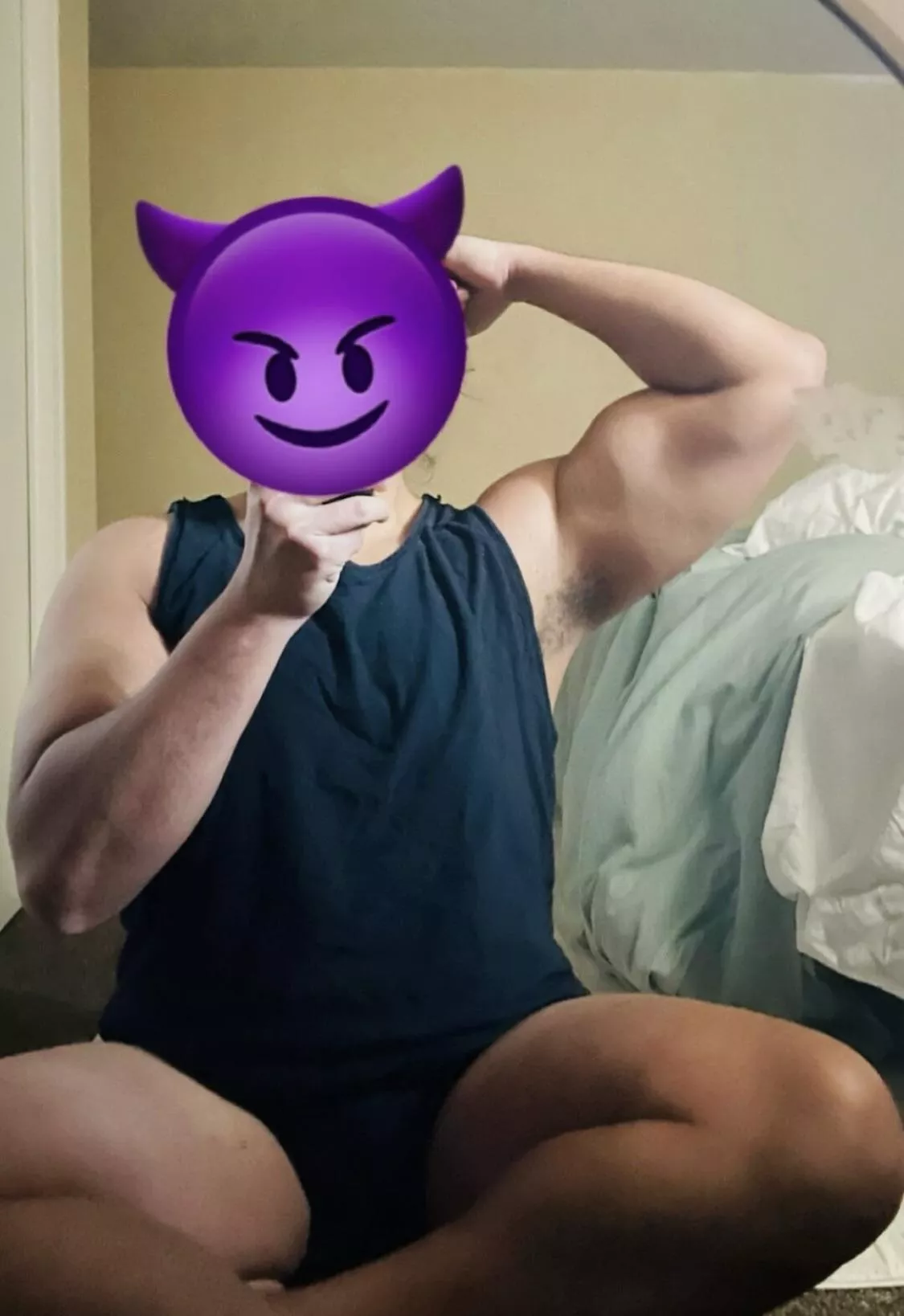 Anyone get turned on by post-gym armpit smell? 🥵