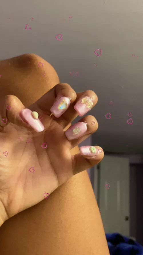 did my nails! not the best but i think theyre cute