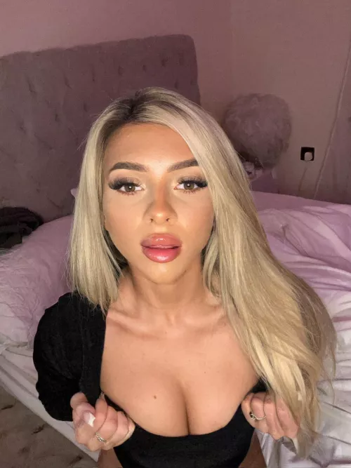 do u hate me because my blonde isn't natural ?