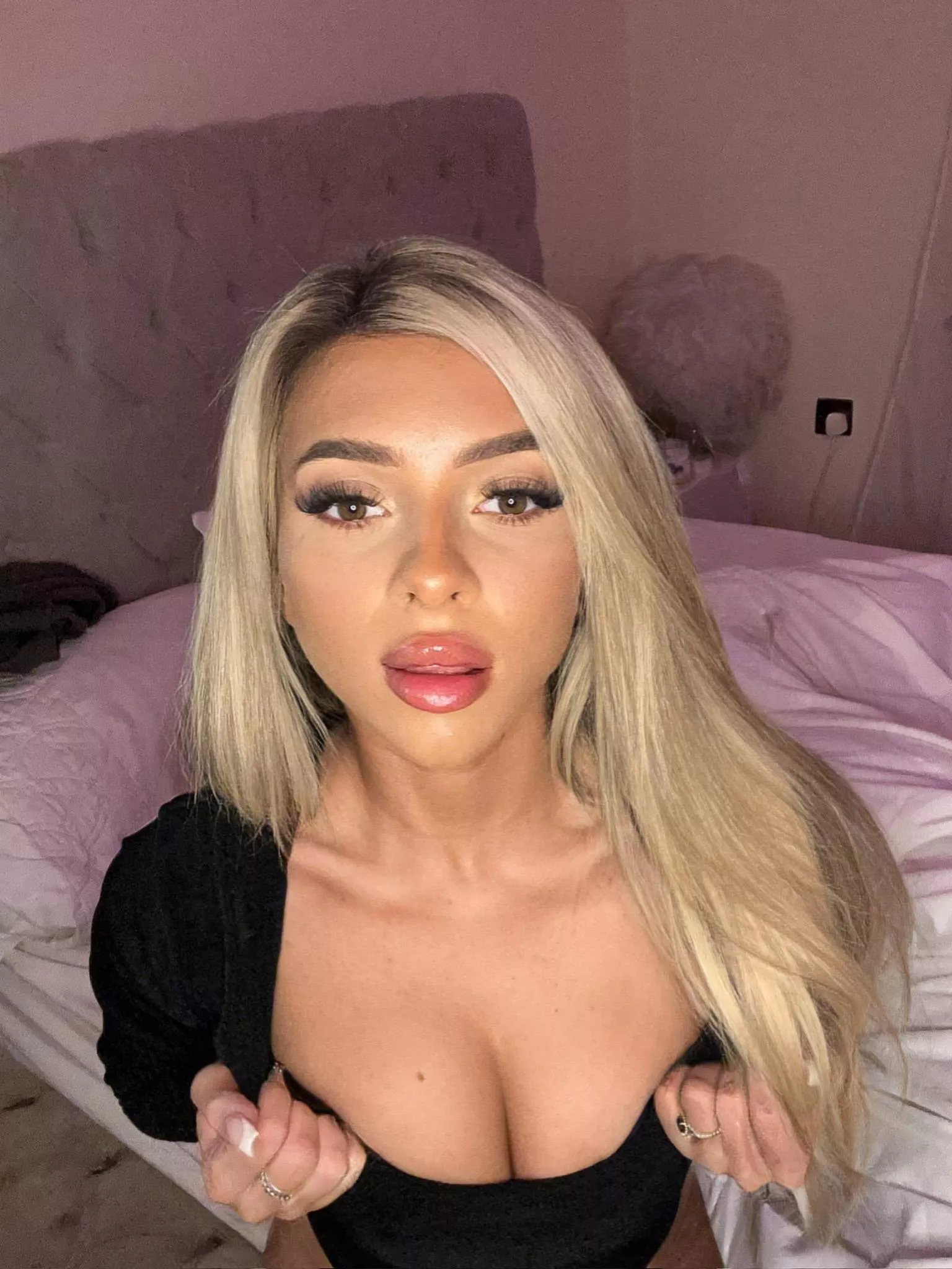 do u hate me because my blonde isn't natural ?