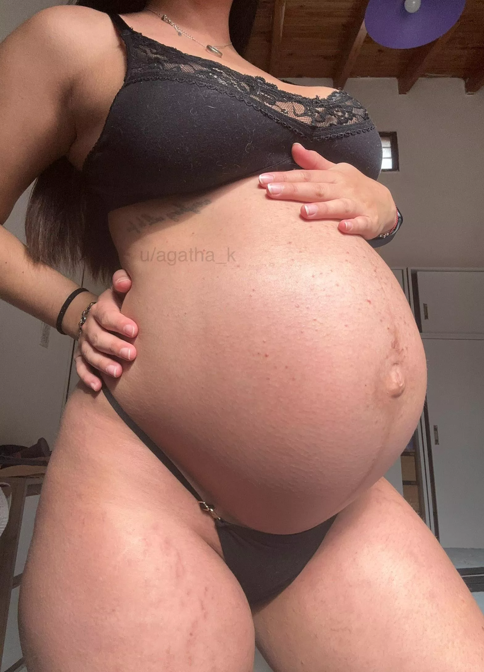 Does my bump make you hard?🤔💦