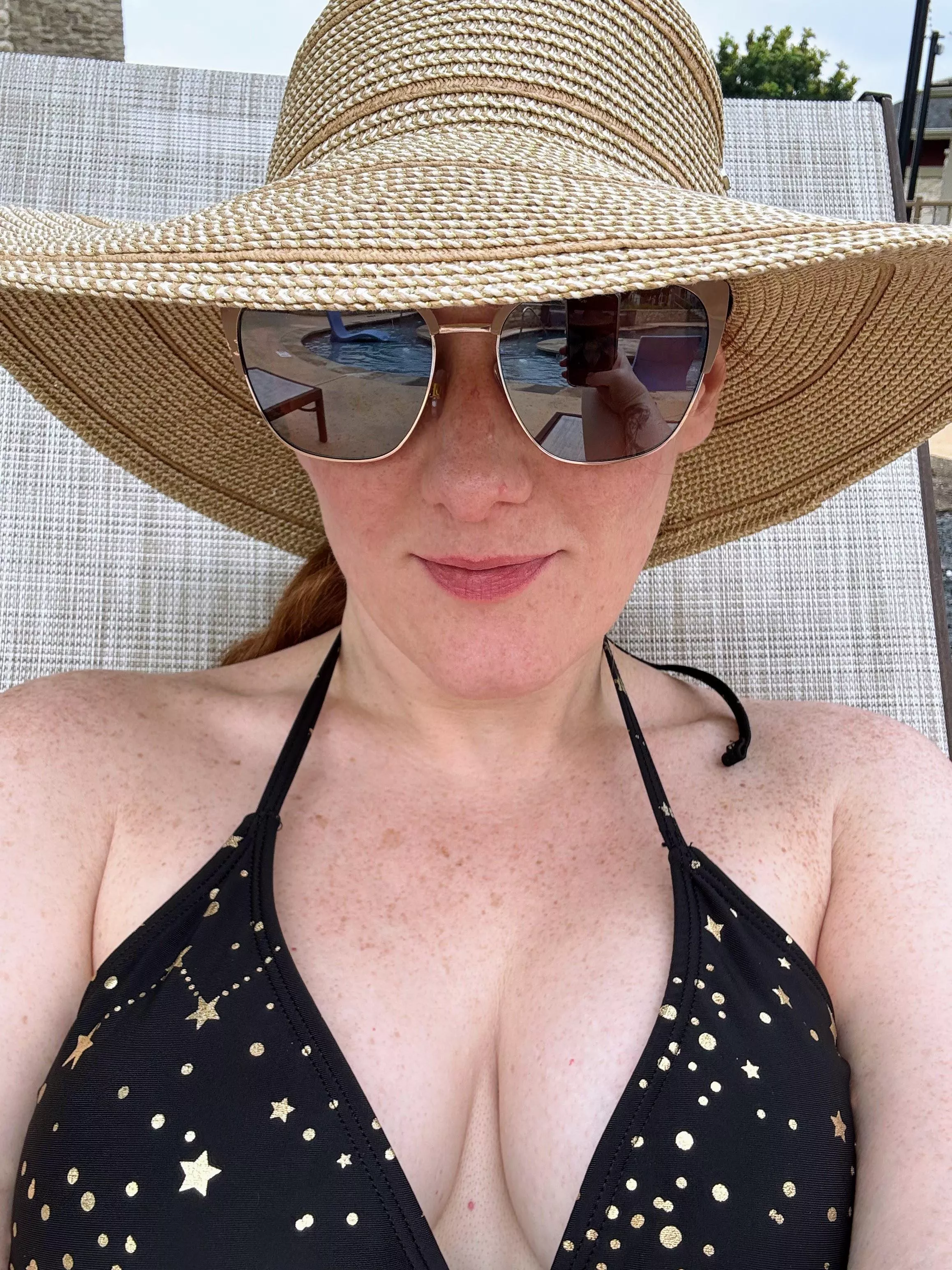 [IRTR] I'm collecting freckles and pool boys ;)