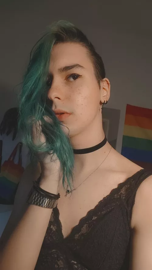 Never thought that green would suit me 💚✨