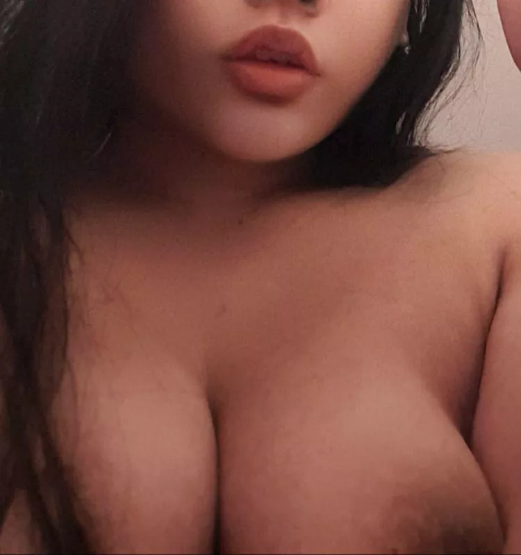 Pov My chest in your face 😊