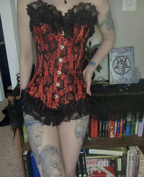 Red looks so good on me 