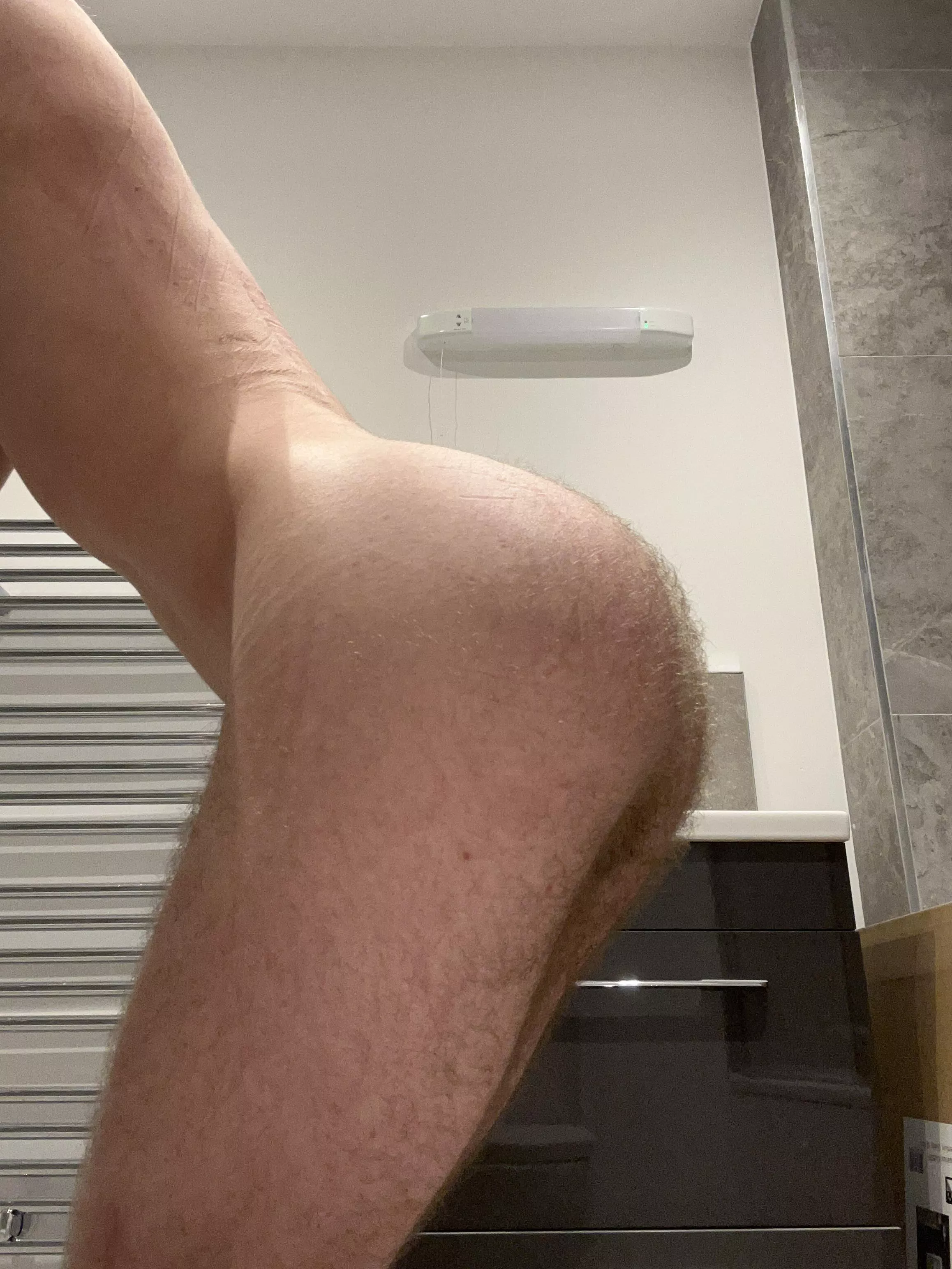 Skinny waist big ass