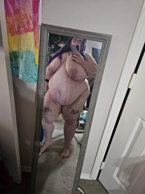 Stay naked all day and watch anime 