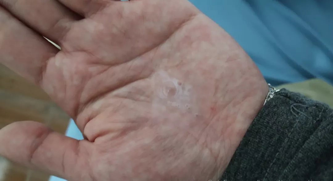 Sweety grool in my hand 