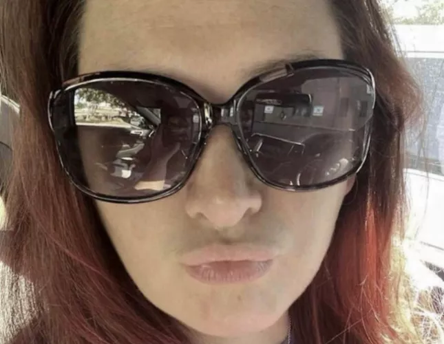 Wanna jerk to my wife??😈😈