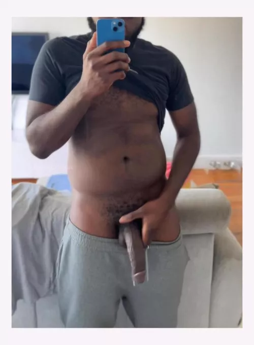 Would you be able to spot this in these wweatpants? (31)