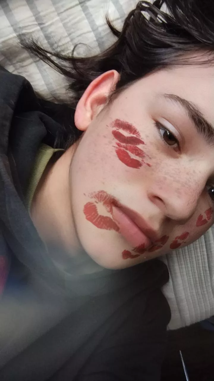 Anyone wanna play overwatch 2 I suck so don't expect much