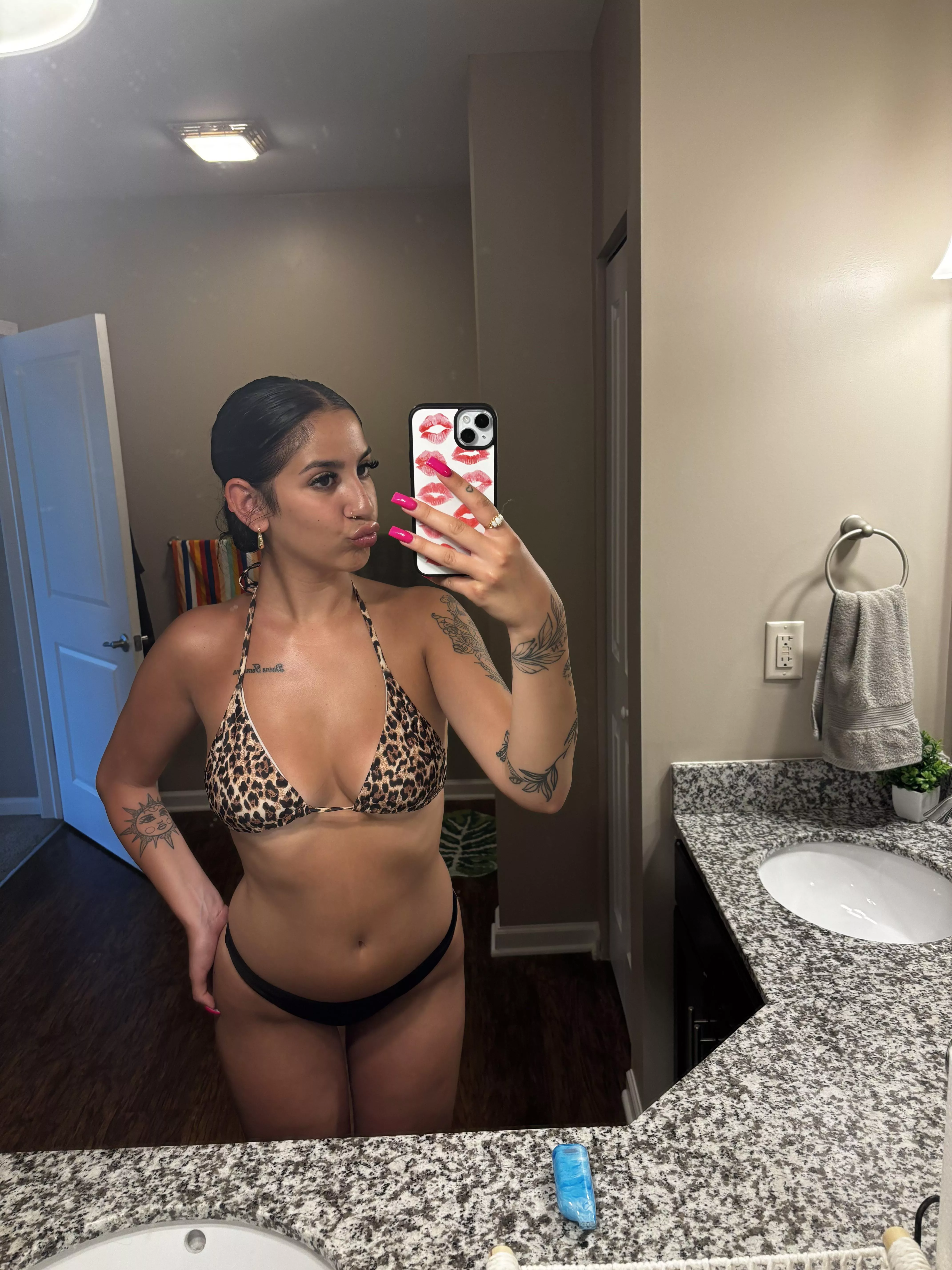 I'm ready to get praised and getting sprayed by multiple men