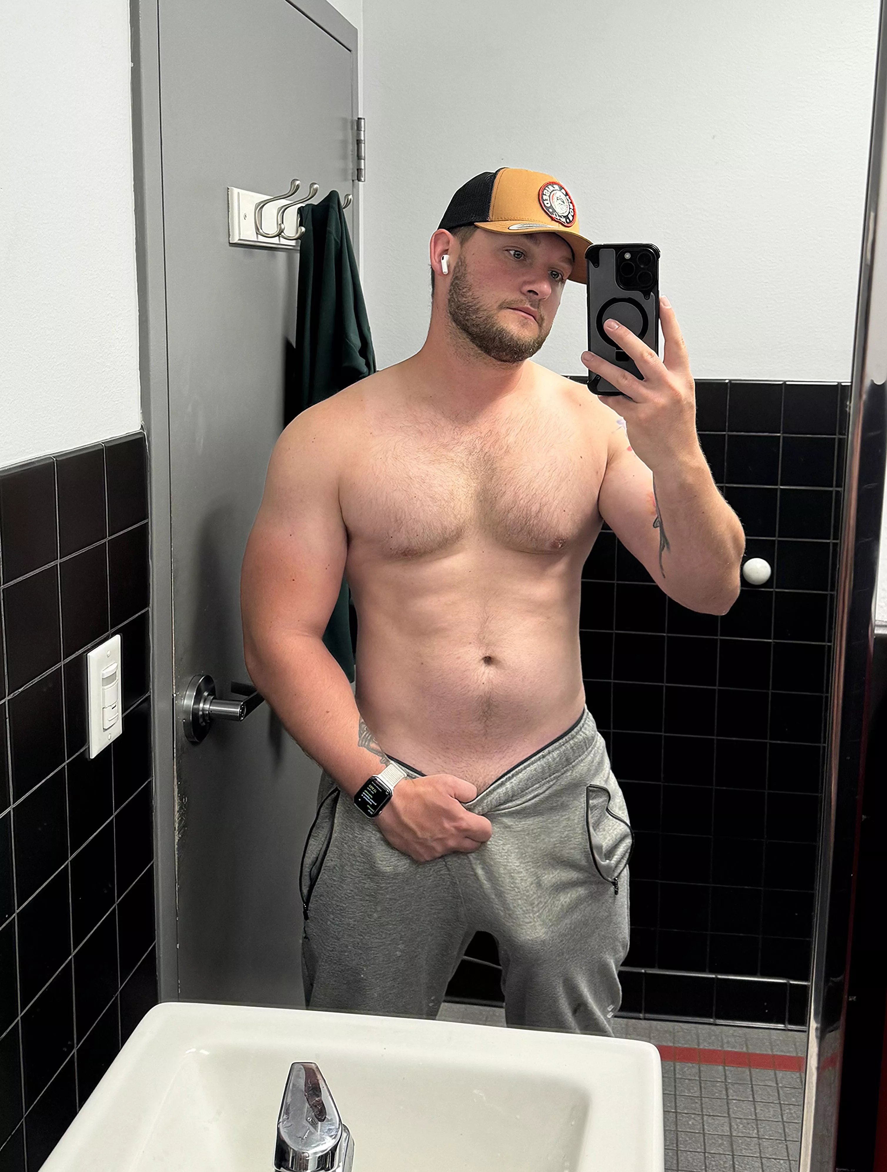 Just enjoying the gym pump [m31]