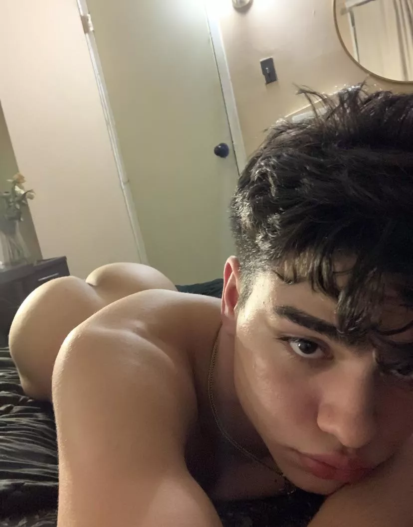 18 Bored come use me daddies💖