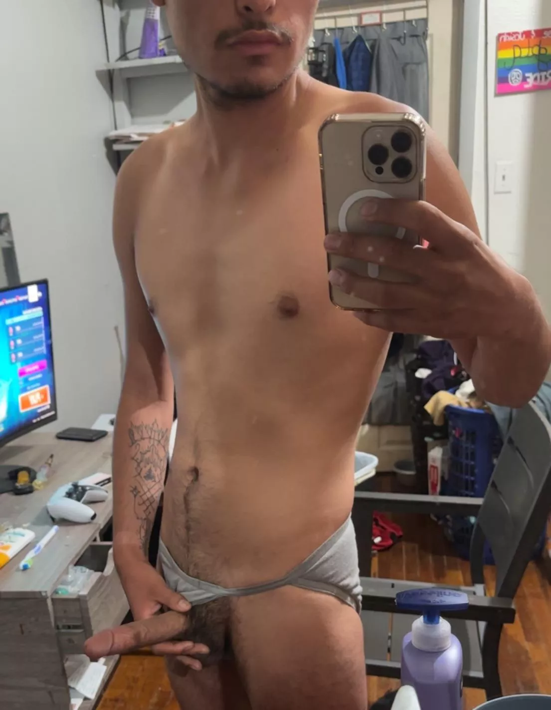 24 looking for snap fun 😈 pls have a pic 