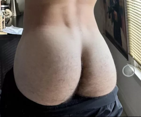 25 - any fit older bros or dads want this str8 ass? Dm
