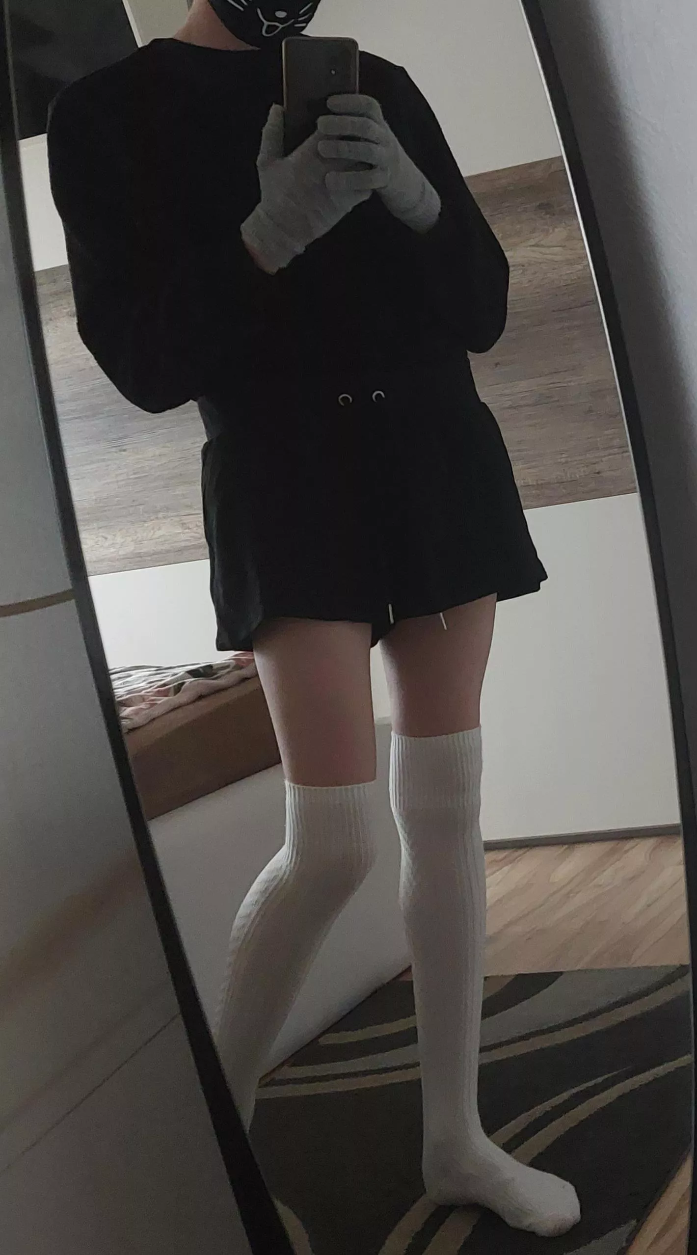 Finally turned 18 and can post here :3c