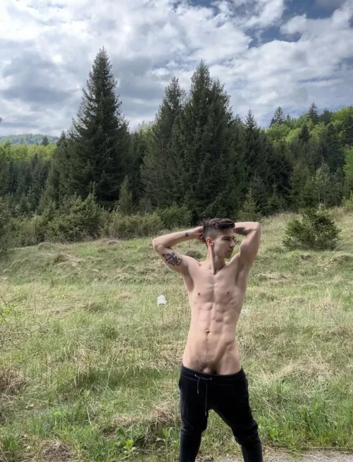 Getting naked in nature hits different 😛