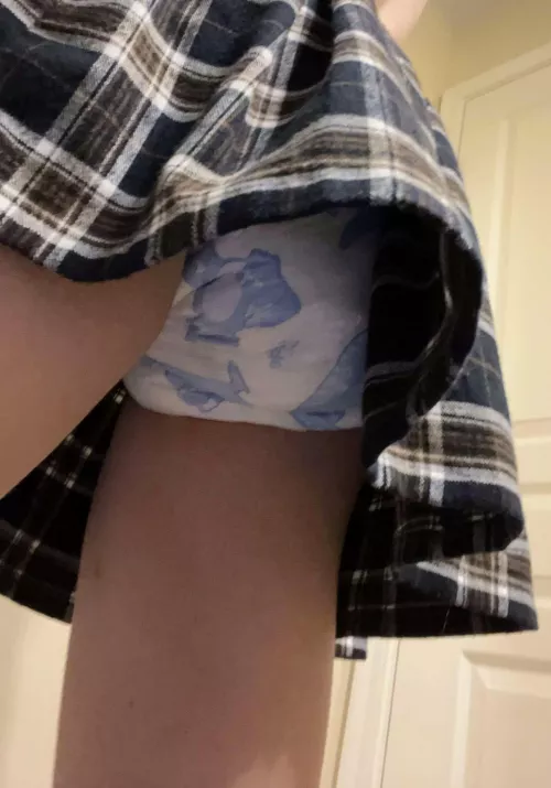 Hiding dinos under my skirt today 🙈