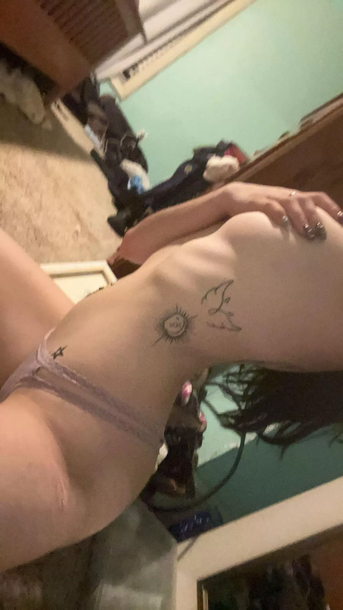 I think the side view of my ribs is sexy